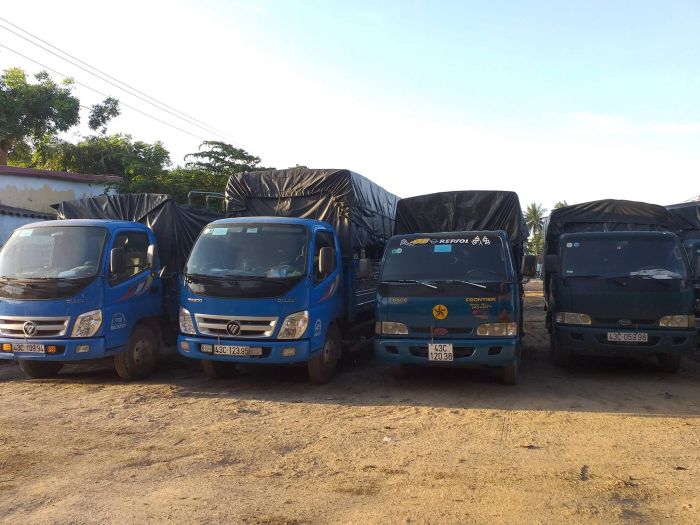 Hình ảnh đội xe vận tải Trường Nga