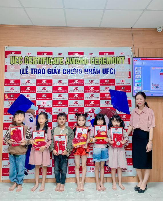 Up English Center ảnh 1