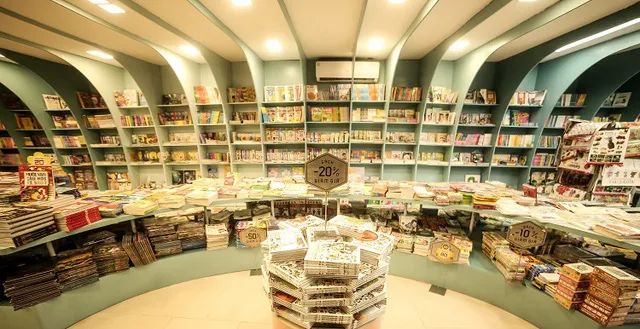 Không gian đọc sách sang trọng tại Cá Chép - Ảnh 2