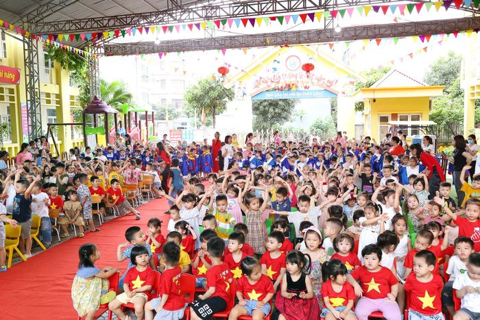 Hình ảnh khuôn viên xanh mát tại Trường Mầm non Lê Lợi