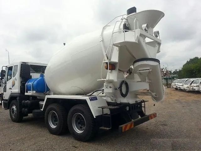 Hình ảnh xe trộn bê tông Daewoo đời mới