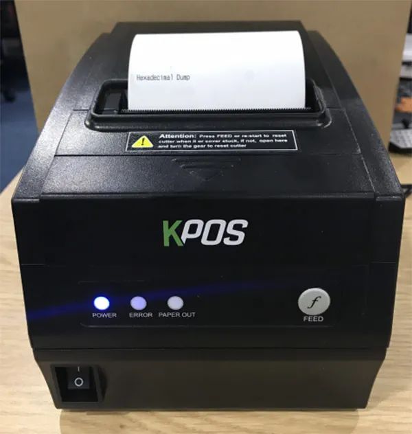 Máy in hóa đơn Kpos ảnh 2 - Thiết kế công nghiệp chắc chắn với vỏ nhựa cao cấp, tích hợp đầy đủ các cổng kết nối hiện đại USB/RS232/LAN cho hiệu suất làm việc tối ưu.