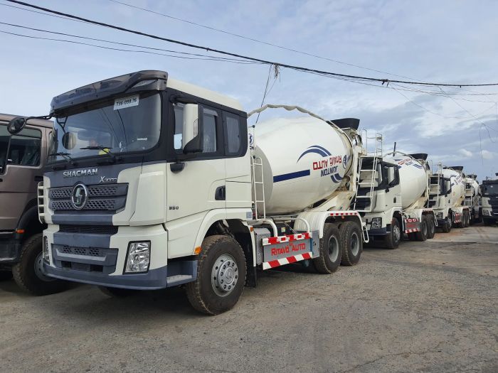 Hình ảnh xe trộn Shacman đời mới