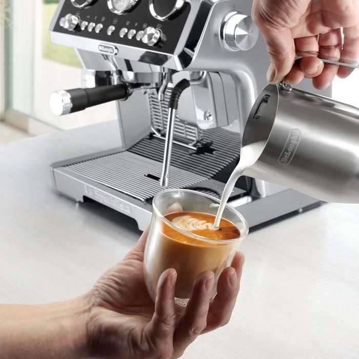 Hình ảnh máy pha cà phê De'Longhi phiên bản cao cấp