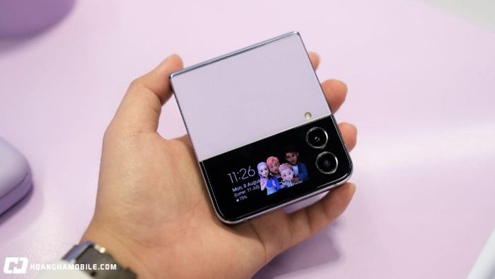 z-flip-4-cu-gia-bao-nhieu-lieu-co-con-dang-so-huu-trong-nam-nay-8