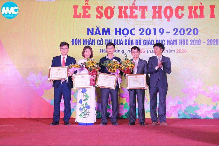 Trường THPT chuyên Nguyễn Trãi hình ảnh 2