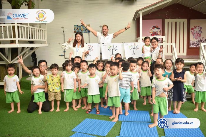 Gia Việt - Hình ảnh 1: Lớp học tiếng Anh trẻ em sinh động với giáo cụ trực quan