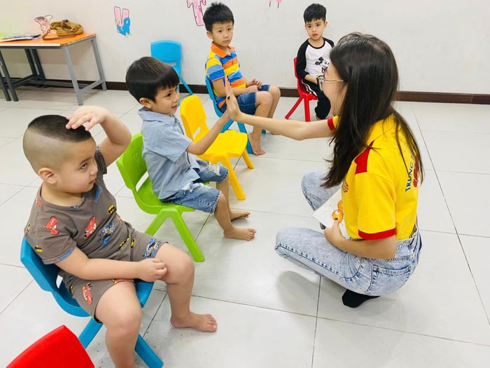 Hình ảnh Anh ngữ HELLO KIDS 2