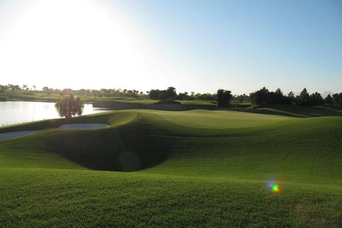Vân Trì đã vinh dự nhận giải thưởng “Sân golf có thiết kế đẹp nhất Việt Nam”, khẳng định vị thế của mình trong cộng đồng golf nước nhà.