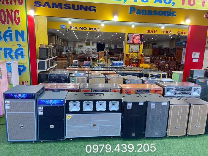 Không gian trưng bày ấn tượng tại Điện Máy - Nội Thất Hoàng Long