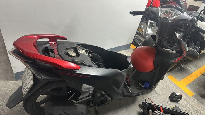 Hình ảnh đội ngũ kỹ thuật viên tận tâm tại Minh Thuc Motor