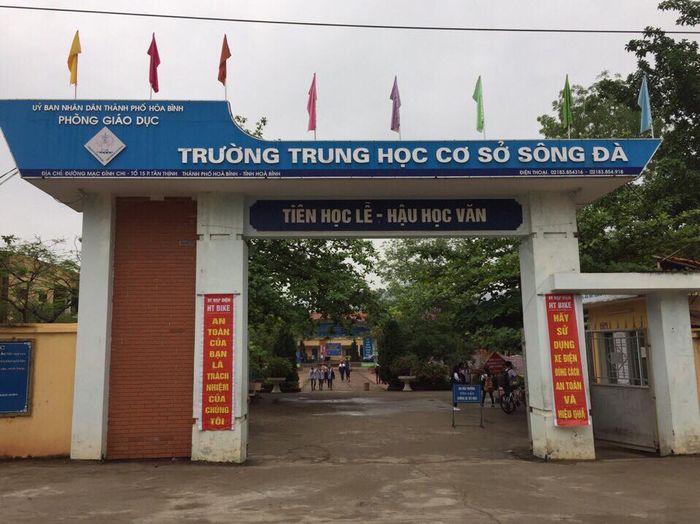 Hình ảnh Trường THCS Sông Đà - Ngôi trường với khuôn viên xanh mát và cơ sở vật chất hiện đại