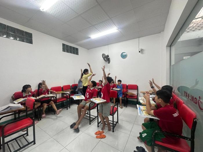 Trung Tâm Anh Ngữ Galaxy Dầu Tiếng ảnh 2 - Góc nhìn chân thực về môi trường học tập năng động, nơi mỗi học viên đều tỏa sáng với khả năng ngôn ngữ của mình.