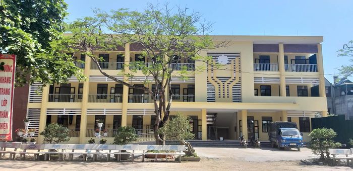 Hình ảnh Trường THCS Hữu Nghị - Ngôi trường khang trang với khuôn viên xanh mát