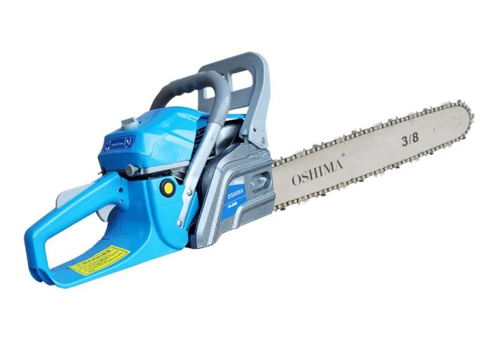 Hình ảnh cận cảnh máy cưa xích Oshima với thiết kế tối ưu
