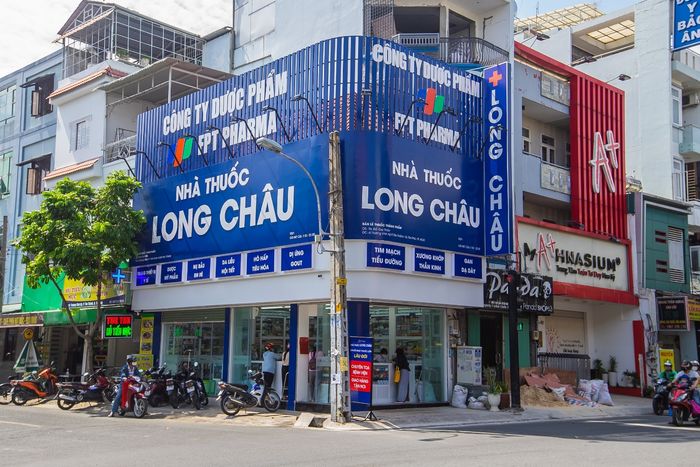 Không gian hiện đại tại Nhà Thuốc Long Châu