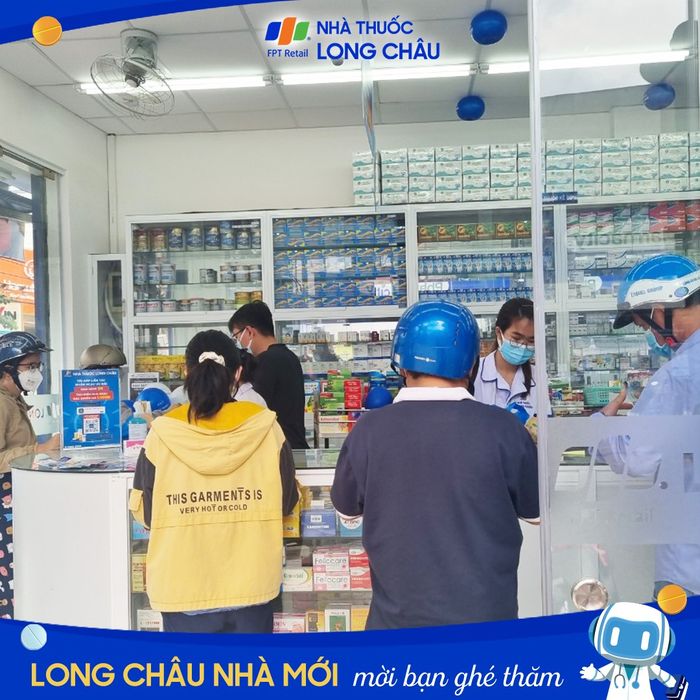 Nhà Thuốc FPT Long Châu ảnh 2 - Hệ thống trưng bày sản phẩm khoa học, tiện lợi