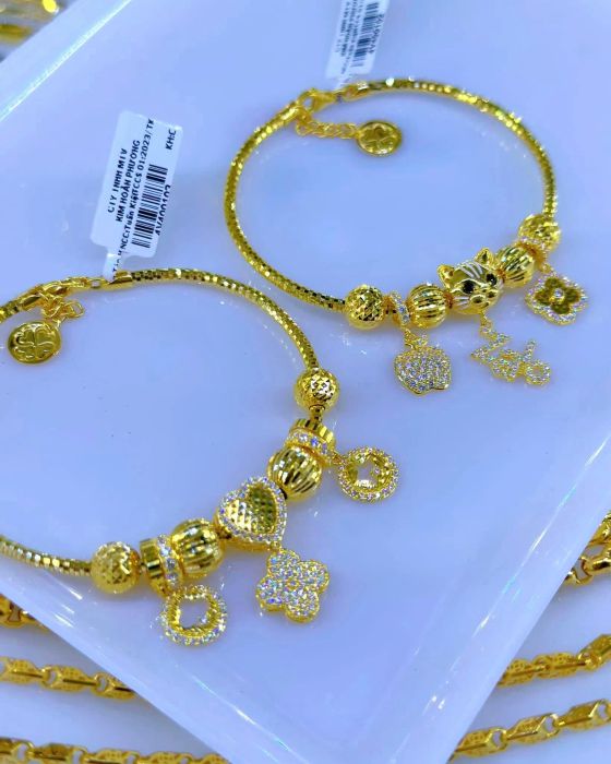 Kim Hoàn Phương - Góc nhìn nghệ thuật về bộ sưu tập trang sức vàng cao cấp, nơi vẻ đẹp được nâng tầm thành tác phẩm