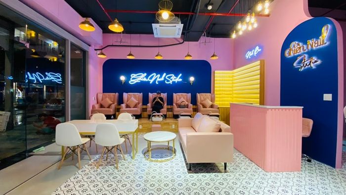 Không gian trưng bày ấn tượng tại Thế Giới Ghế Nail