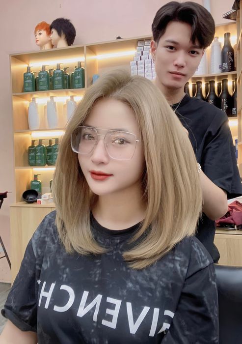 Không gian hiện đại và sang trọng tại LEO NGUYỄN hairsalon