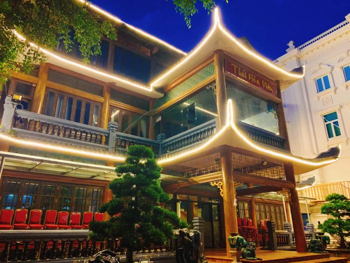 Không gian tiệc cưới lộng lẫy tại Nhà Hàng Phú Sơn