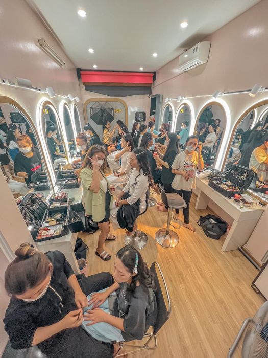 Tỏa sáng ngày vu quy cùng Quỳnh Quỳnh MakeUp