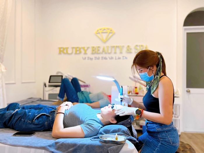 Không gian sang trọng và hiện đại tại Ruby Beauty & Spa