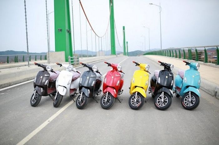 Hình ảnh xe máy điện DK Bike màu bản giới hạn