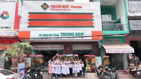 Hình ảnh thực tế Nhà thuốc Trung Sơn - không gian sang trọng, bố trí khoa học