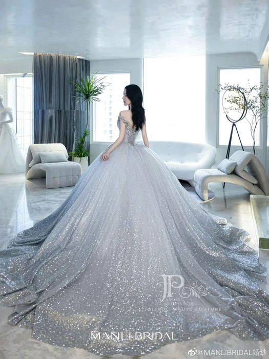 Khoảnh khắc lộng lẫy cùng váy cưới JoliPoli - Ảnh 2