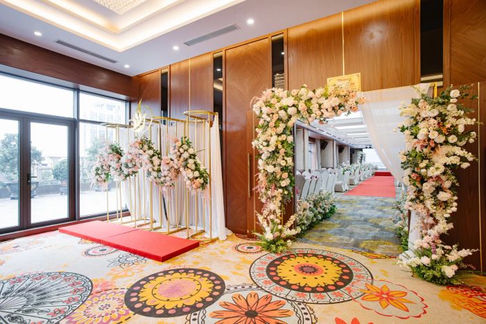 Sảnh tiệc cưới lộng lẫy tại Grand Phoenix Hotel