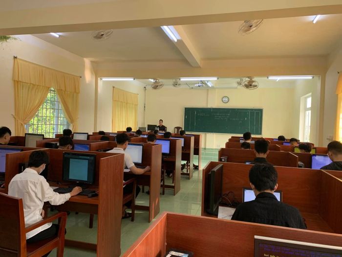 Hình ảnh thực tế lớp học tại Trung Tâm ALPHA