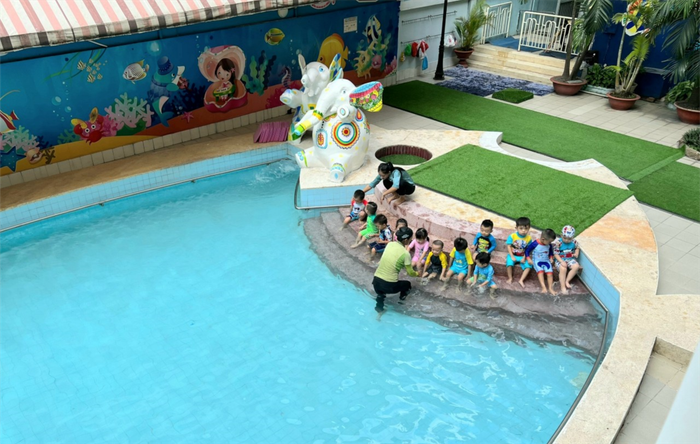 Trường Mầm non Bé Ngoan - Khuôn viên xanh mát với khu vui chơi sáng tạo và phòng học khang trang (Ảnh minh họa 1)