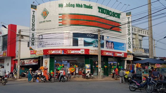 Không gian hiện đại của Nhà thuốc Trung Sơn - nơi chăm sóc sức khỏe toàn diện