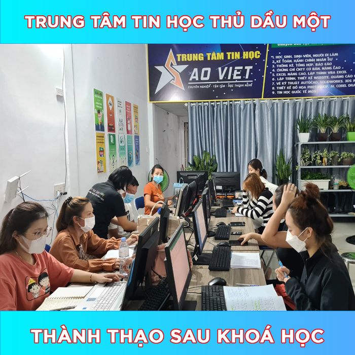 Hình ảnh lớp học hiện đại tại Trung Tâm Tin học Sao Việt