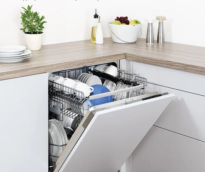 Hình ảnh máy rửa chén Electrolux - Thiết kế Bắc Âu sang trọng