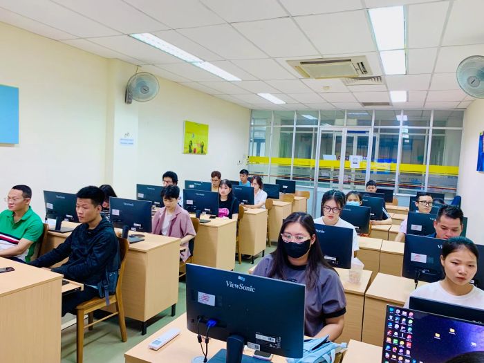 Hình ảnh giảng viên và học viên Aptech Huế