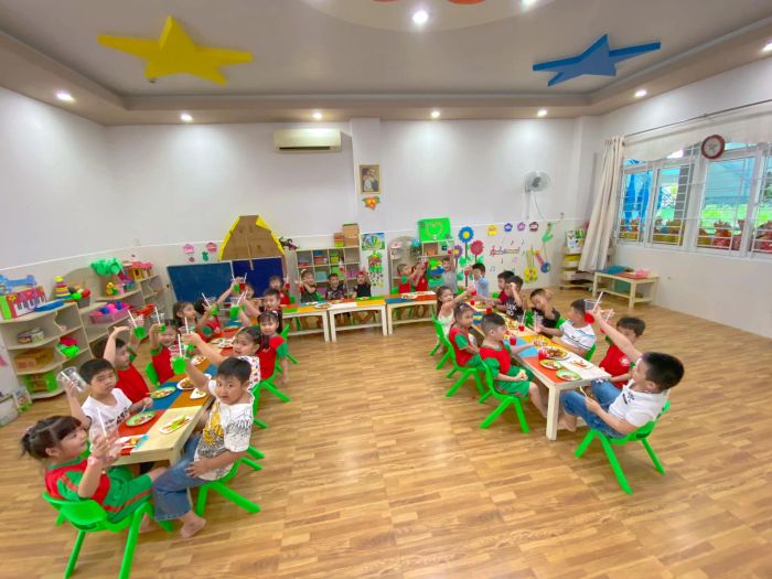 Khuôn viên xanh mát tại Hoa Phượng Đỏ