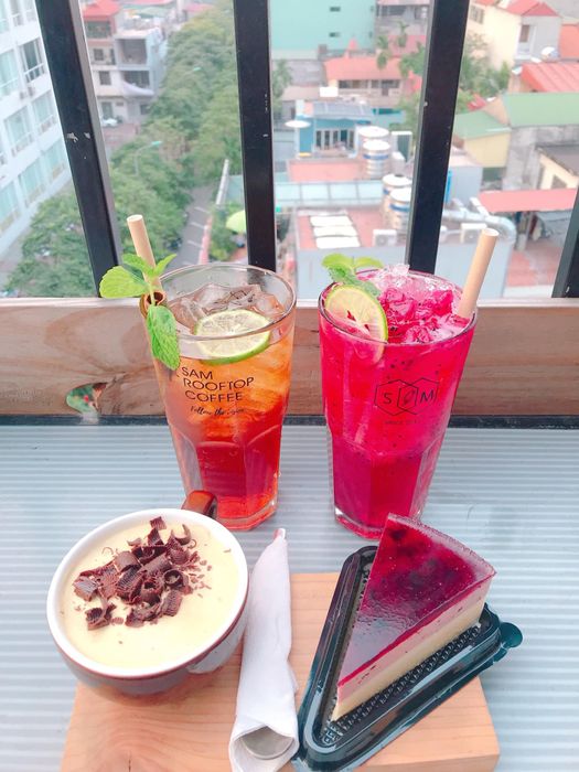 Góc sống ảo đầy nghệ thuật tại Sam Rooftop Coffee