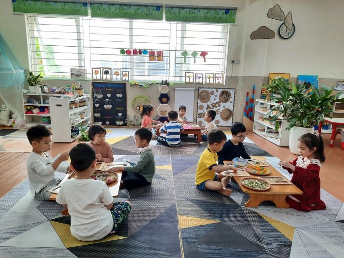Hoạt động vui chơi và học tập đầy sáng tạo của các bé tại trường