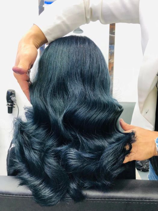 Không gian sang trọng và phong cách làm việc chuyên nghiệp tại Hair Salon Lộc Thọ