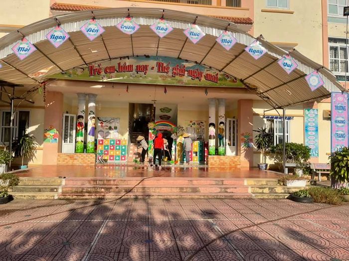 Góc nhìn thứ hai về Trường Mầm Non Chí Minh II: Những khoảnh khắc đáng yêu trong các hoạt động ngoại khóa, nơi trẻ học cách làm việc nhóm và khám phá thế giới xung quanh.