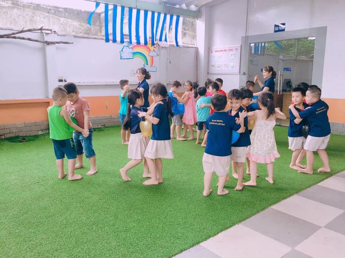 Hình ảnh khuôn viên xanh mát tại Trường Mầm Non Thần Đồng Q2
