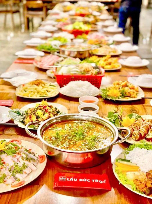 Lẩu Đức Trọc - Góc nhìn nghệ thuật về nồi lẩu đặc sản