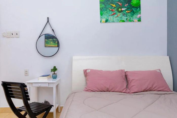 Khu vực hồ bơi ngoài trời tại Lùn Villa