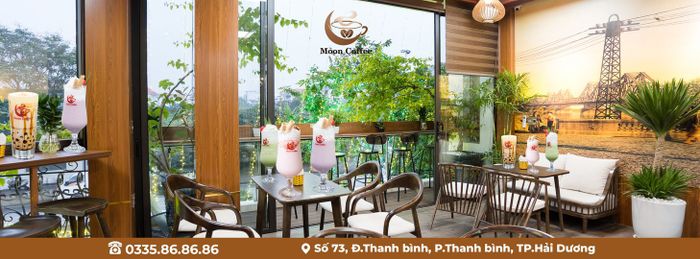 Không gian xanh mát hiện đại tại Moon Coffee