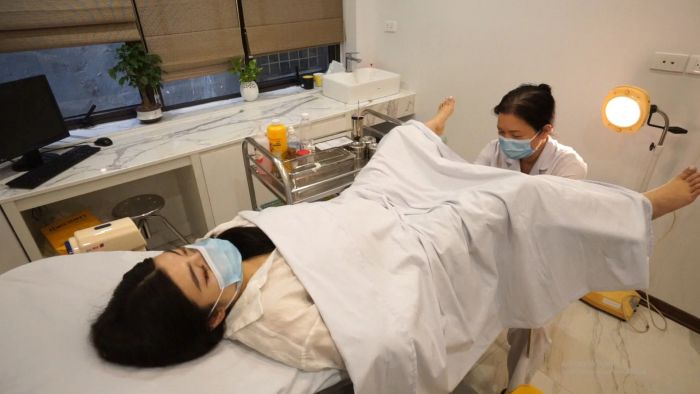Hình ảnh đội ngũ y bác sĩ chuyên nghiệp tại Phòng Khám Thu Sương