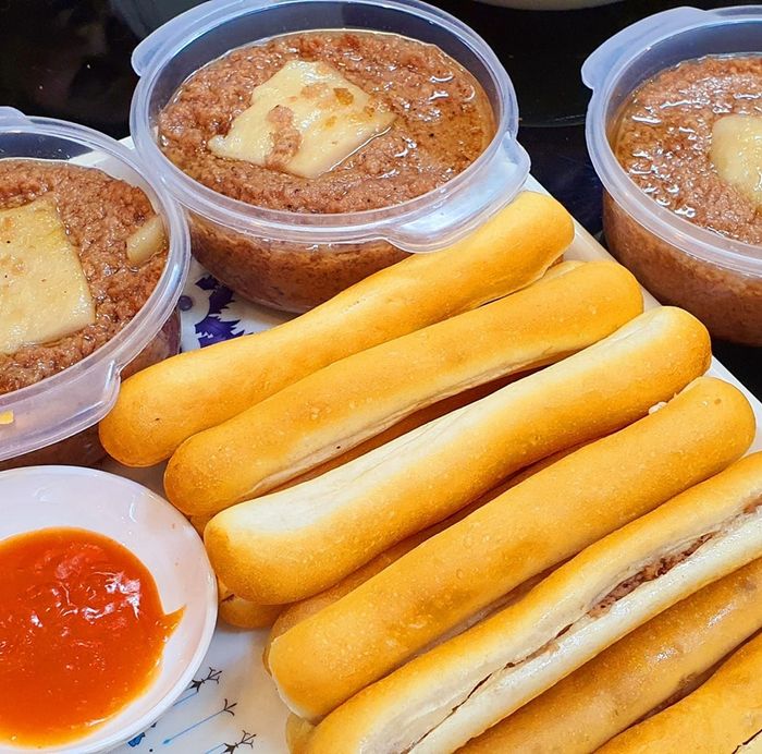 BaMiLaB - Bánh Mì Que Vàng Ruộm Đặc Trưng