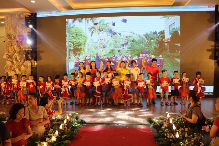 Hình ảnh: Khuôn viên xanh mát Trường Việt Anh