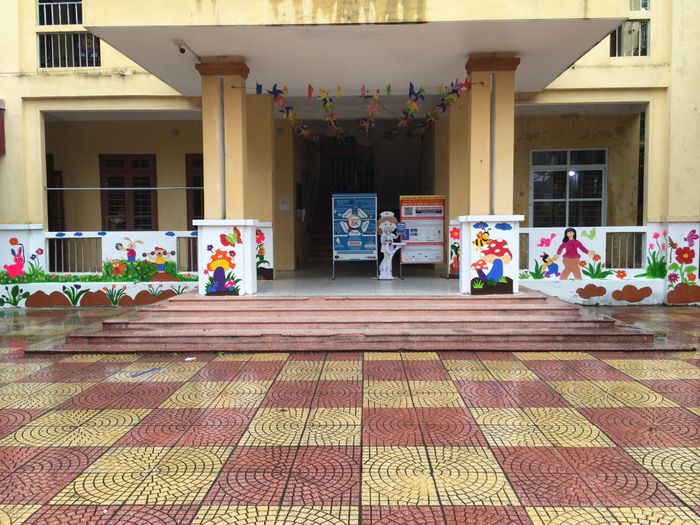 Trường Mầm Non Thị Trấn Tứ Kỳ - Góc nhìn thứ hai: Khám phá những hoạt động sáng tạo và khu vui chơi đầy cảm hứng dành cho trẻ nhỏ.